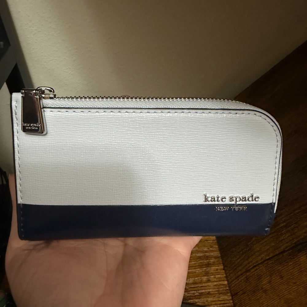 Kate Spade ♠️ Wallet - Picture 5 of 7